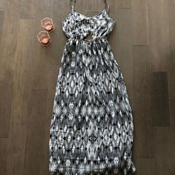 one clothing Dresses & Skirts - Tribal print Maxi dress 🖤